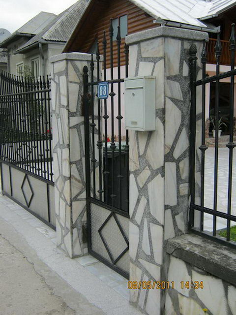 pietre ornamentale pentru gradina (curte)